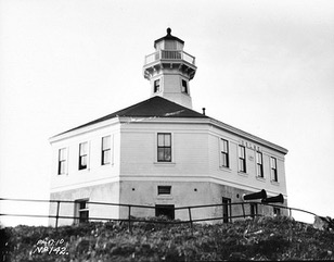 1915 Eldred Rock with Foghorns